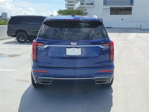 2023 Cadillac XT6 Luxury FWD