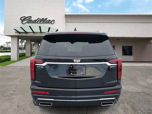 2025 Cadillac XT6 Luxury FWD