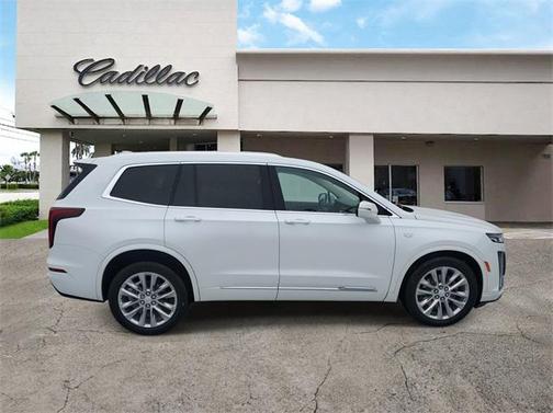 2022 Cadillac XT6 Premium Luxury AWD