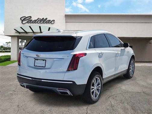 2022 Cadillac XT5 Premium Luxury