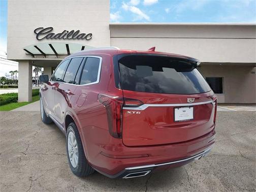 2022 Cadillac XT6 Luxury FWD