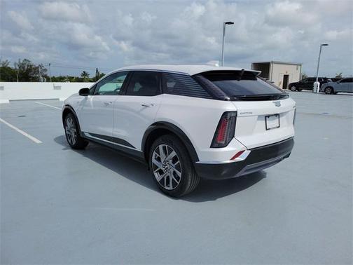 2025 Cadillac OPTIQ Luxury 2 AWD