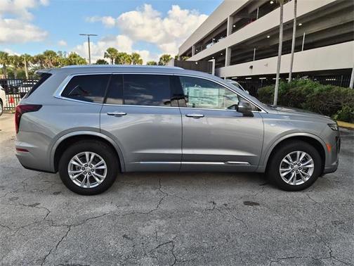 2025 Cadillac XT6 Luxury FWD