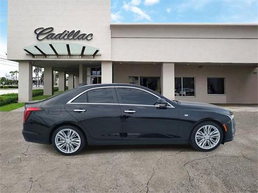 2022 Cadillac CT4 Premium Luxury