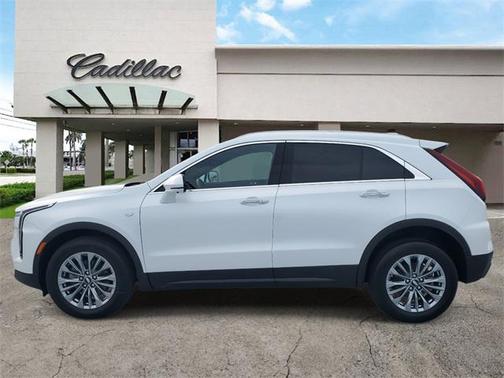 2025 Cadillac XT4 Premium Luxury