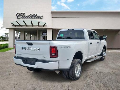 2025 RAM 3500 Lone Star Crew Cab 4x4 8' Box