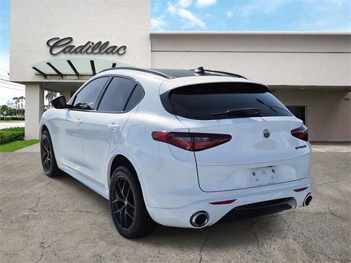 2021 Alfa Romeo Stelvio Base