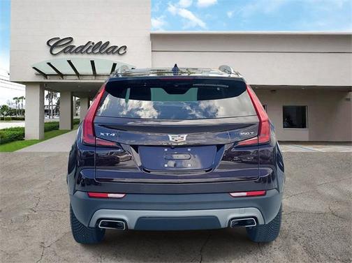 2021 Cadillac XT4 Premium Luxury