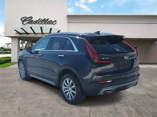 2022 Cadillac XT4 Premium Luxury