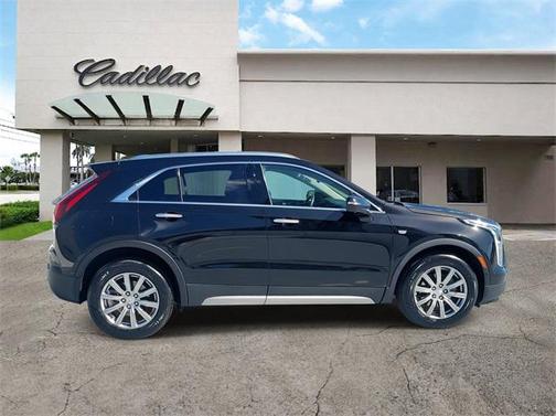 2022 Cadillac XT4 Premium Luxury