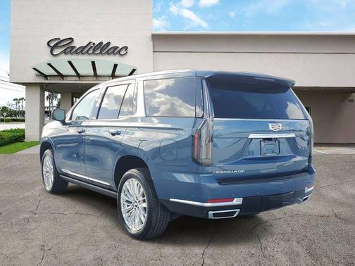 Deep Sea Metallic 2026 Cadillac Escalade Luxury