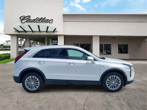 2024 Cadillac XT4 Premium Luxury