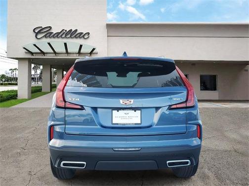 2025 Cadillac XT4 Premium Luxury