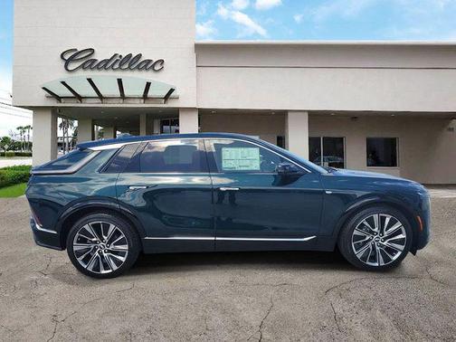 Emerald Lake Metallic 2026 Cadillac LYRIQ Signature Luxury