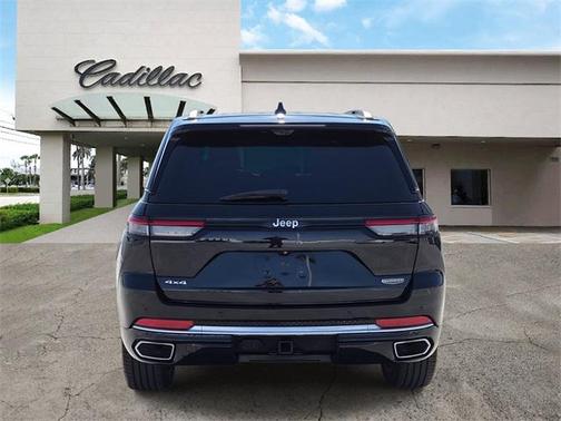2022 Jeep Grand Cherokee Summit