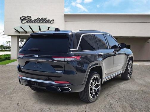 2022 Jeep Grand Cherokee Summit