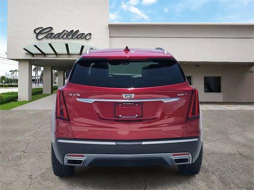 2022 Cadillac XT5 Premium Luxury