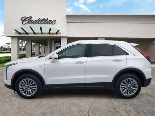 2025 Cadillac XT4 Premium Luxury