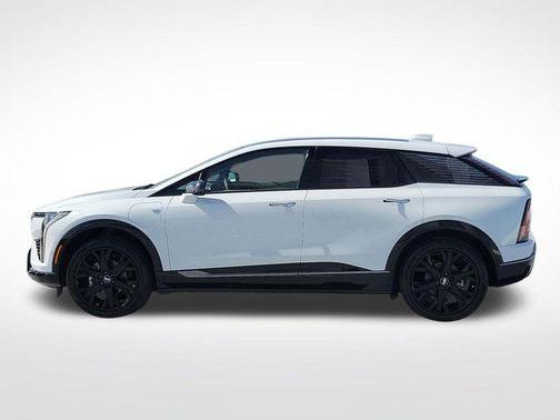 Vibrant White Tricoat 2026 Cadillac OPTIQ Sport