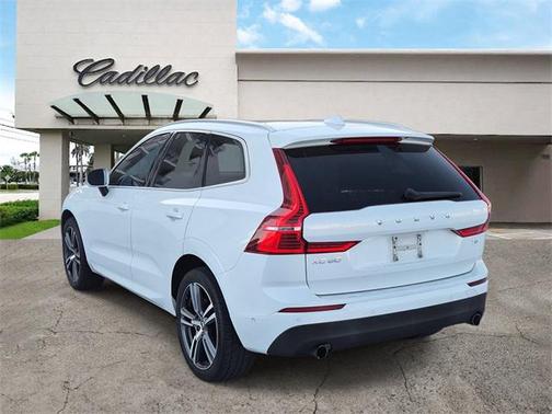 2019 Volvo XC60 T5 Momentum