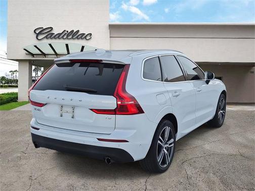2019 Volvo XC60 T5 Momentum