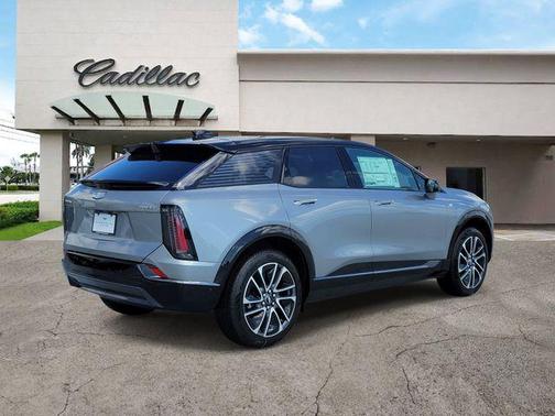 Argent Silver Metallic 2026 Cadillac OPTIQ Sport