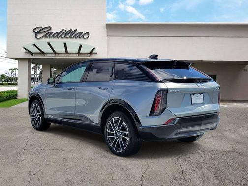 Argent Silver Metallic 2026 Cadillac OPTIQ Sport