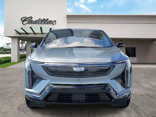 Argent Silver Metallic 2026 Cadillac OPTIQ Sport