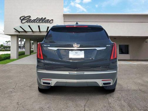 Stellar Black Metallic 2022 Cadillac XT5 Premium Luxury