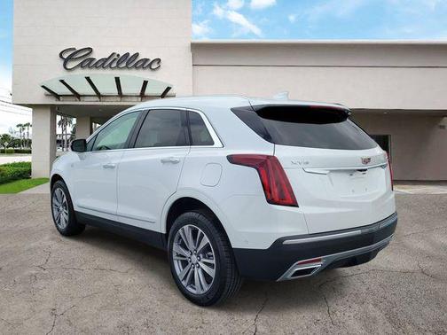 Crystal White Tricoat 2026 Cadillac XT5 Premium Luxury