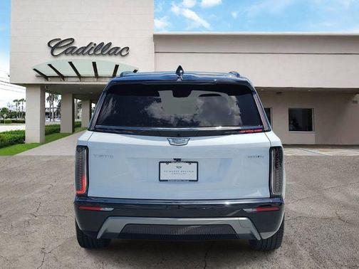 Vibrant White Tricoat 2026 Cadillac VISTIQ Sport