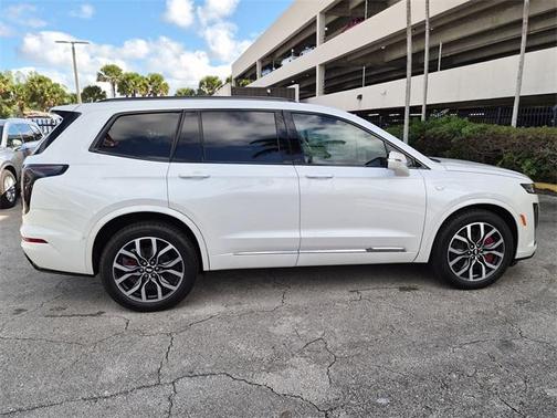 2025 Cadillac XT6 Sport AWD