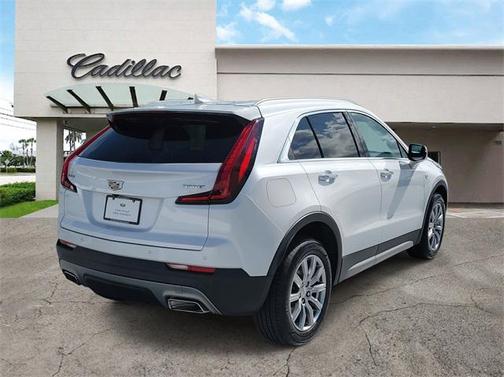 2023 Cadillac XT4 Premium Luxury
