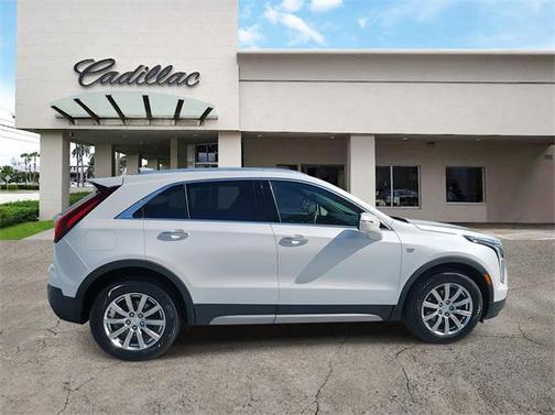 2023 Cadillac XT4 Premium Luxury