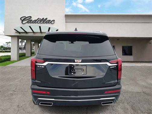 2025 Cadillac XT6 Luxury FWD