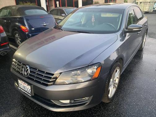 2013 Volkswagen Passat 2.0 TDI SE w/ Sunroof