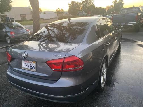 2013 Volkswagen Passat 2.0 TDI SE w/ Sunroof