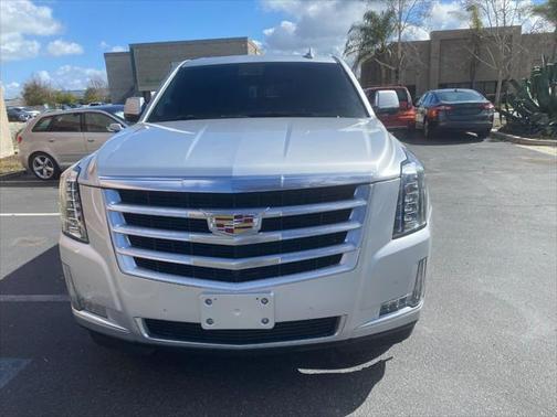 2019 Cadillac Escalade Luxury