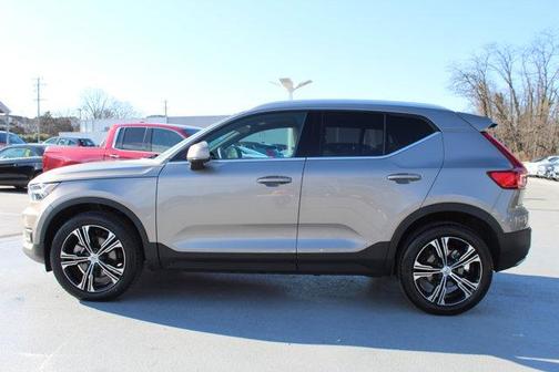 Photo 4 of 32 of 2020 Volvo XC40 T5 Inscription
