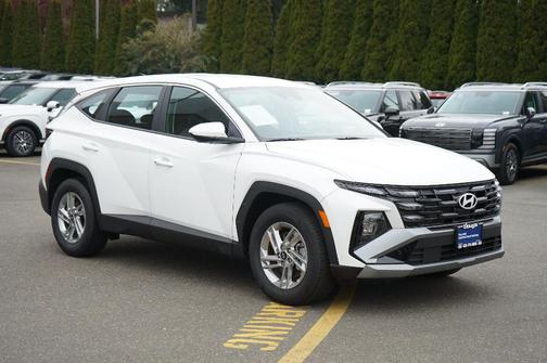 White Pearl 2025 Hyundai TUCSON SE