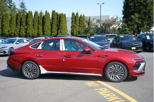 2025 Hyundai SONATA Hybrid Limited