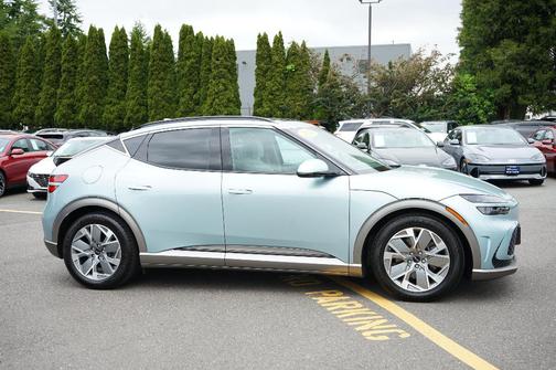 2024 Genesis GV60 Standard