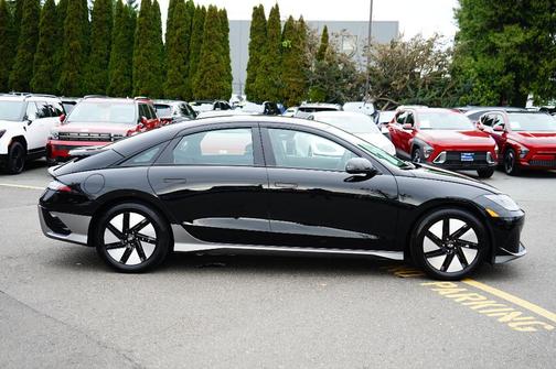 2025 Hyundai IONIQ 6 SE Standard Range