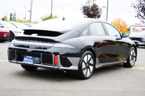2025 Hyundai IONIQ 6 SE Standard Range