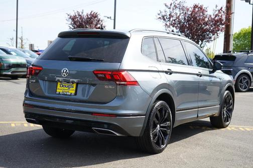 Platinum Gray Metallic 2020 Volkswagen Tiguan 2.0T SE R-Line Black
