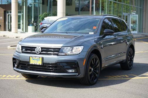 Platinum Gray Metallic 2020 Volkswagen Tiguan 2.0T SE R-Line Black