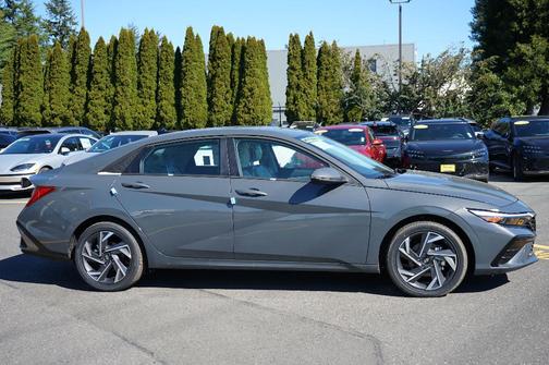 2025 Hyundai ELANTRA HEV Limited