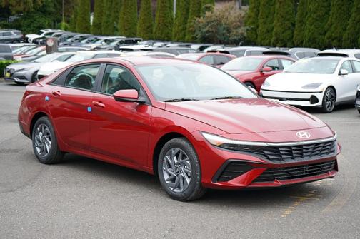 2025 Hyundai ELANTRA HEV Limited