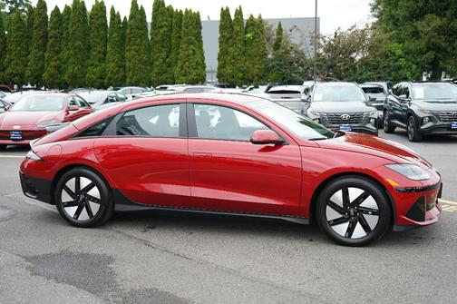 2024 Hyundai IONIQ 6 SE Standard Range