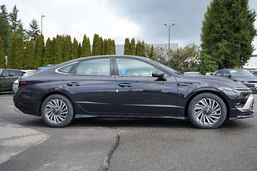2025 Hyundai SONATA Hybrid Limited